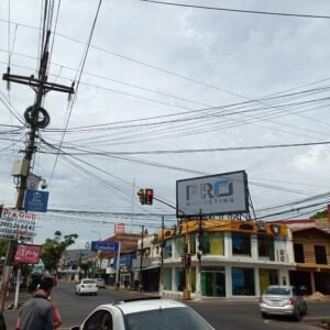 Pantalla LED - Mercado - Julia Miramdsa Cueto y Gaspar R. de Francia